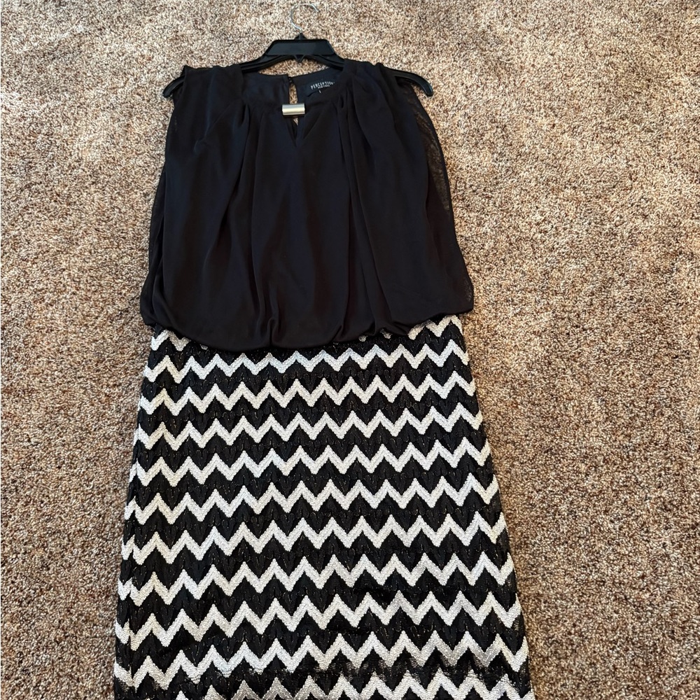 Chic Black and White Chevron Skirt